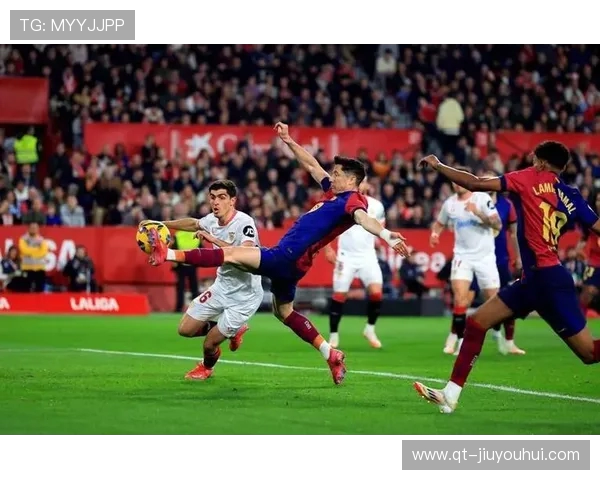 从足球远射的精彩瞬间探讨力量与精准在比赛中的完美融合